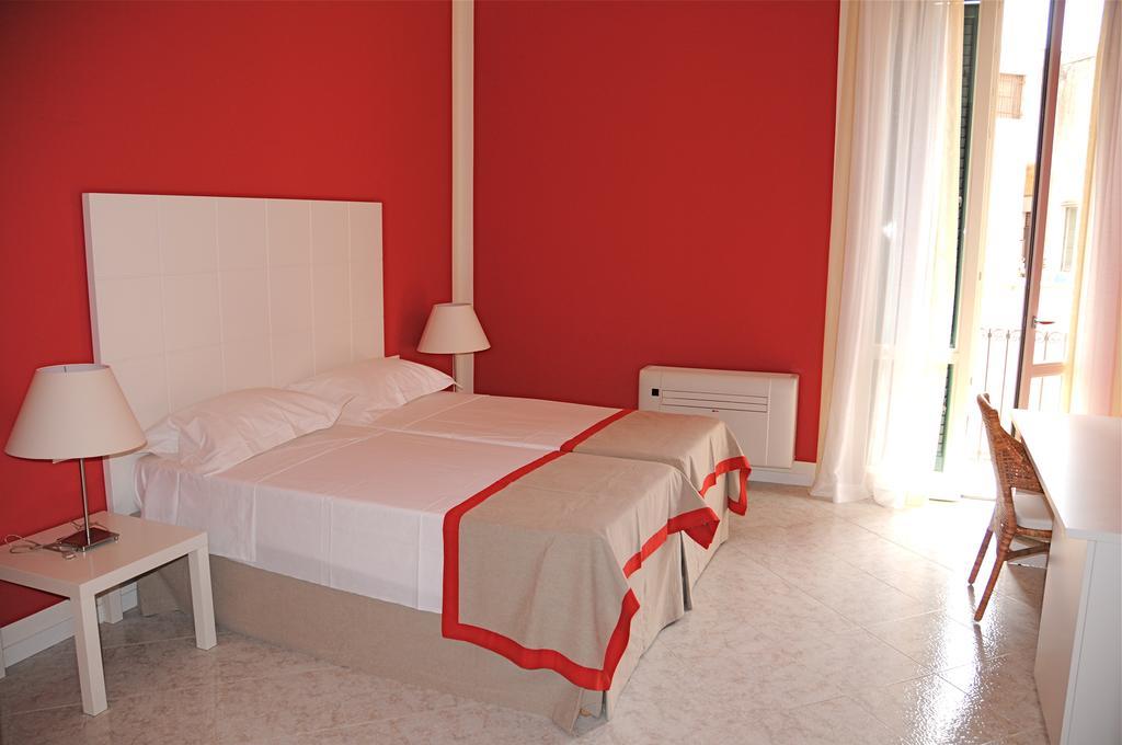 Albachiara Suite Rooms - City Center Guest house